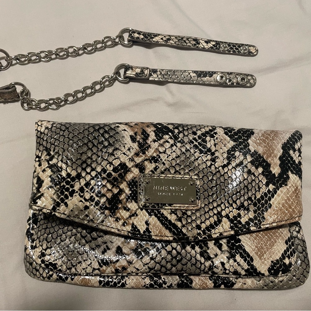 Nine West Clutch Wristlet Faux Snakeskin Excellent Condition - Picture 9 of 11